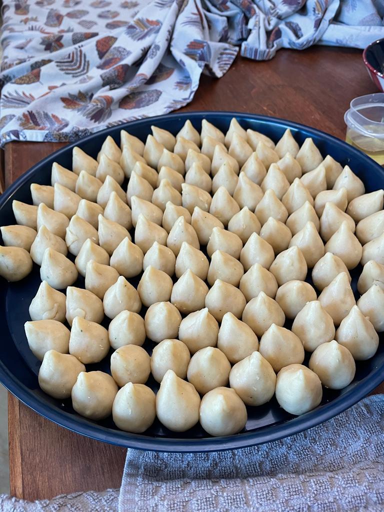 food Image bola cheese